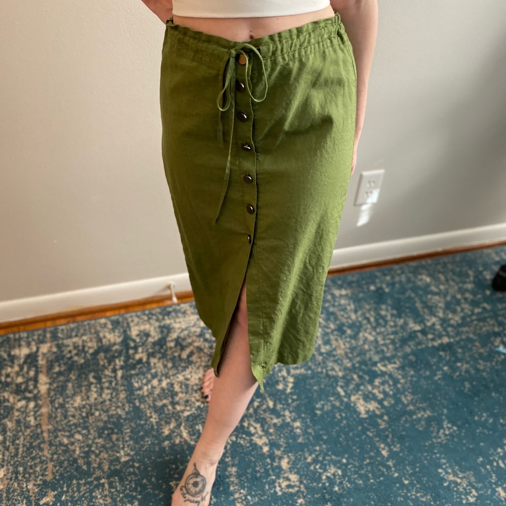 Lulus (NWOT) Size Small- Green Button Front Midi Skirt